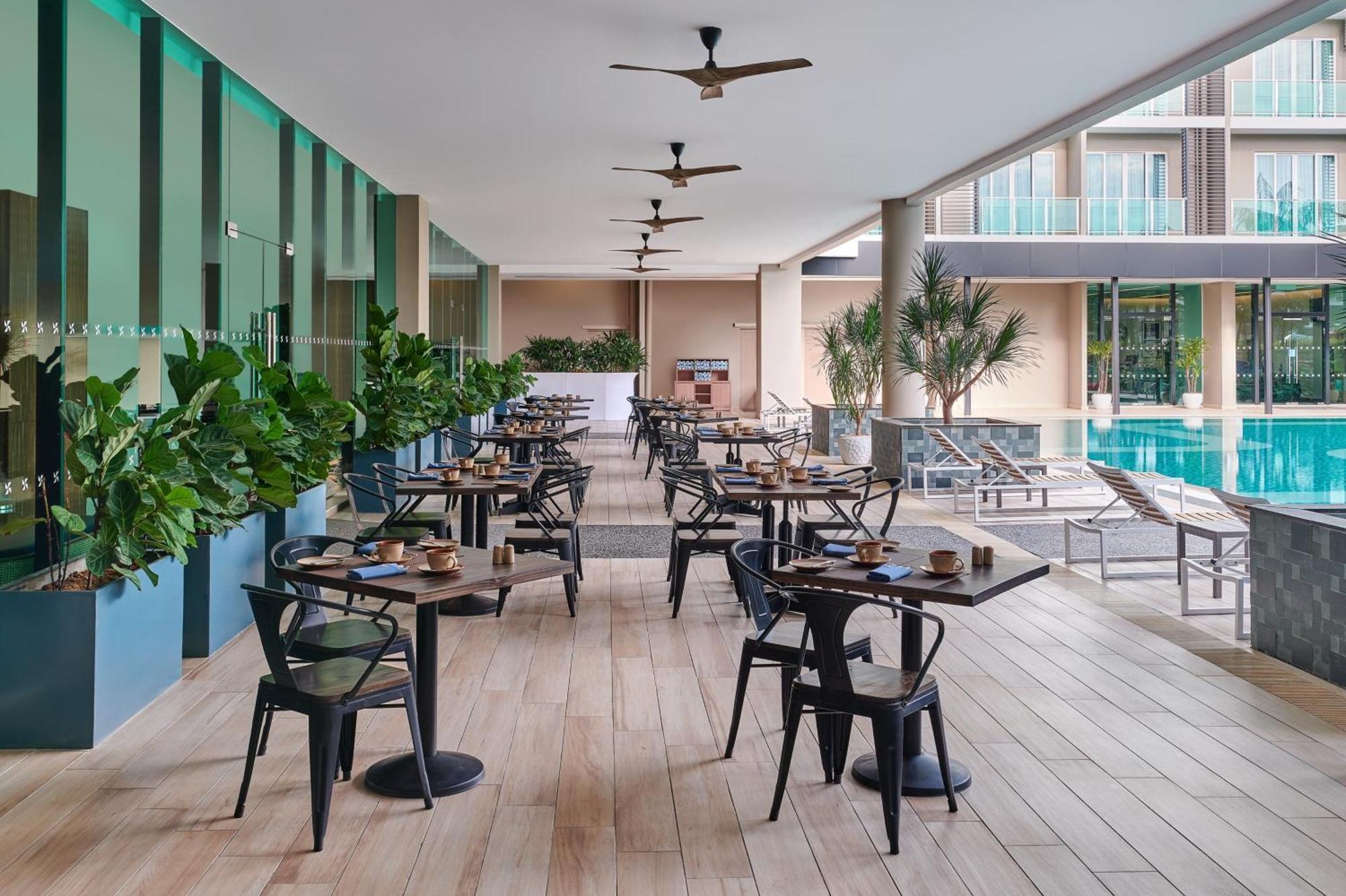 Four Points By Sheraton Hotel 4*